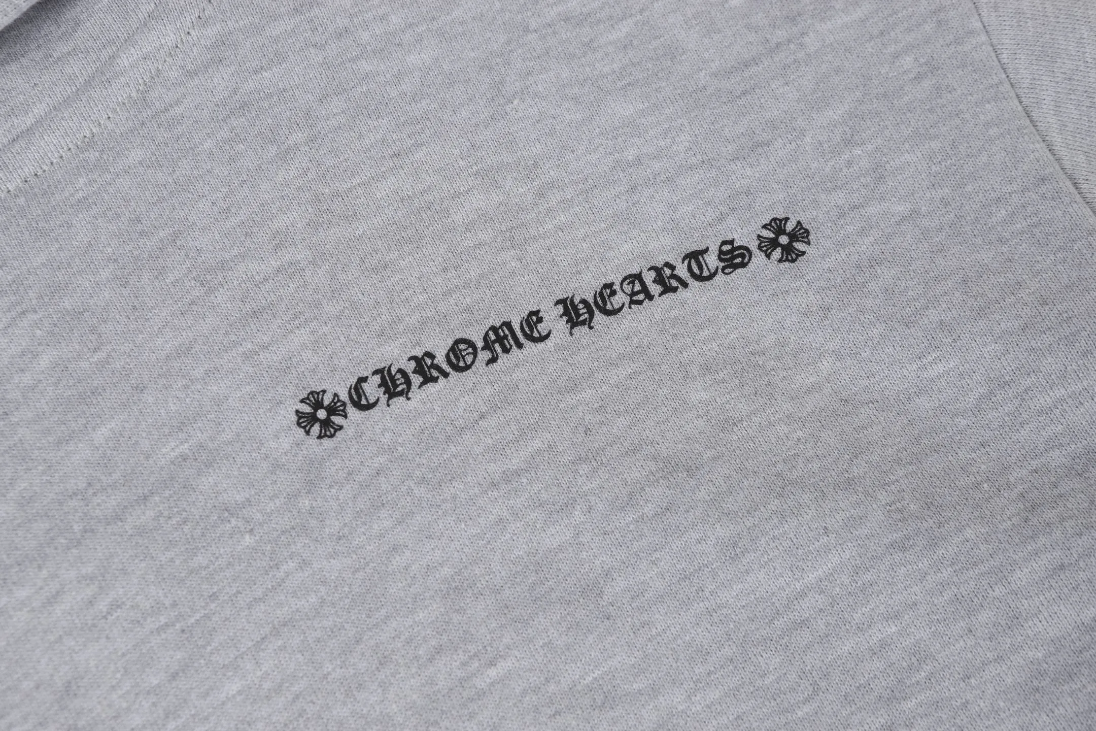 P240 L3109 Cross-border model, please do not place an order if you are pursuing quality - Chrome Hearts/Chrome Hearts pink Sanskrit letter printed hooded sweatshirt - High weight, high density, high quality, soft, delicate and skin-friendly wool, soft and silky to the touch, excellent warmth and skin-friendly properties - Custom-woven and custom-dyed, no color difference, no matter the fabric or workmanship details, beat the ordinary version on the market -Colour: gray -Size: S M L XL